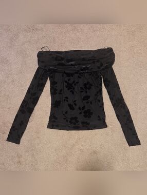 Madden Girl Black Floral Off-Shoulder Long-Sleeve Top